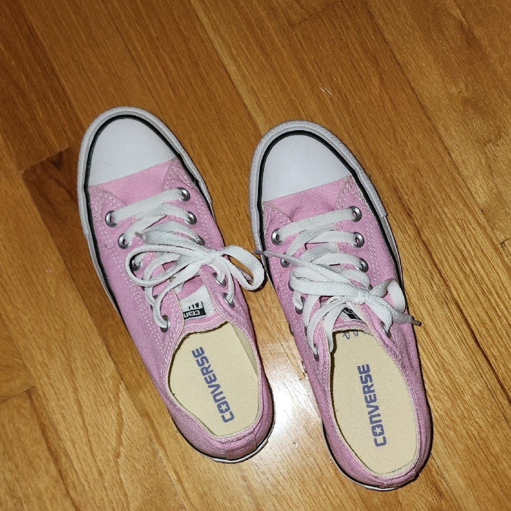 Converse Women's Light Pink Canvas Chuck Sneakers